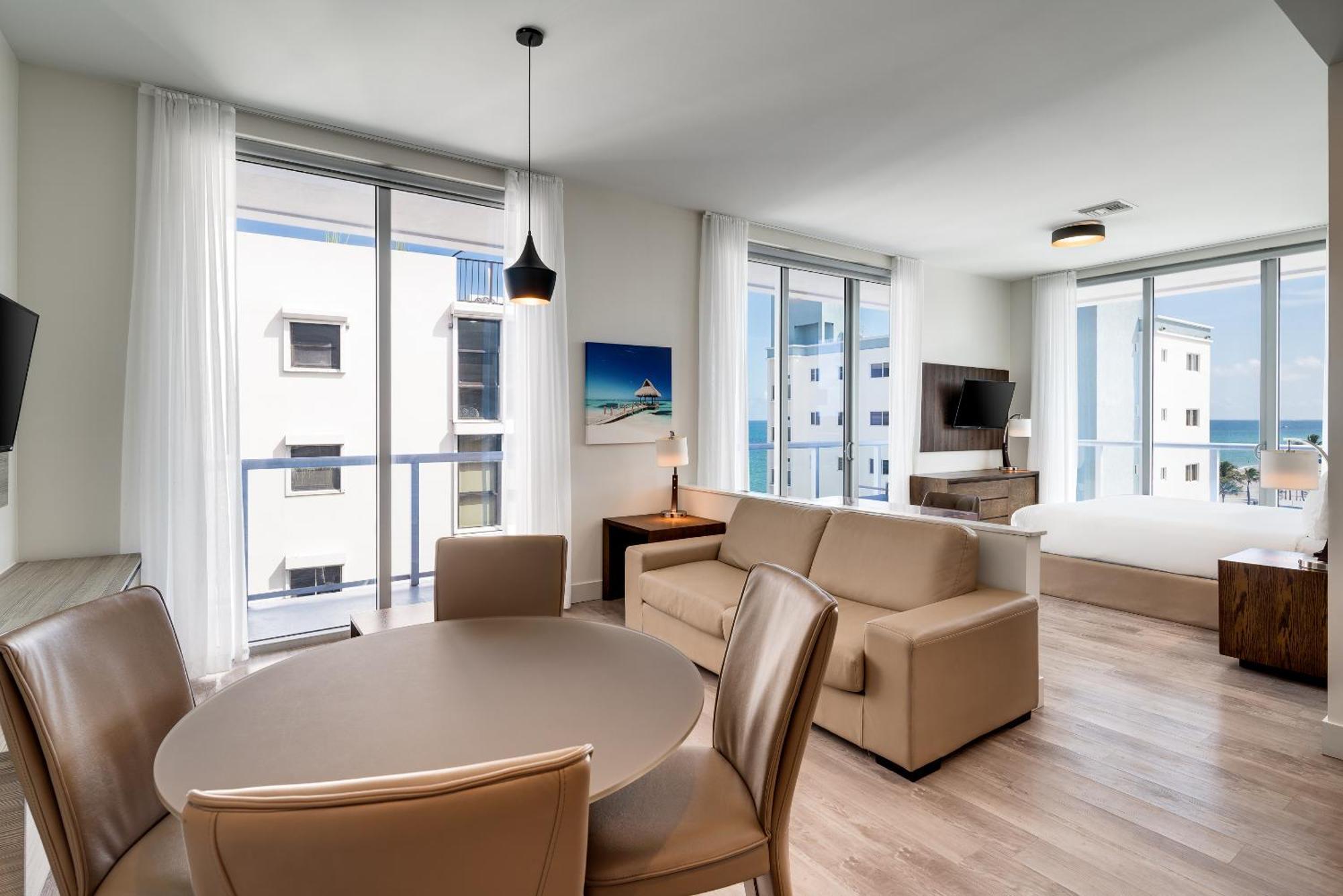 Costa Hollywood Beach Resort - An All Suite Hotel Extérieur photo
