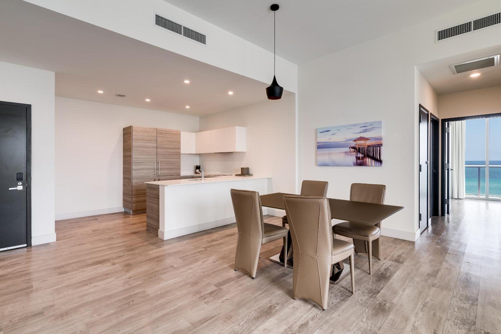 Costa Hollywood Beach Resort - An All Suite Hotel Extérieur photo